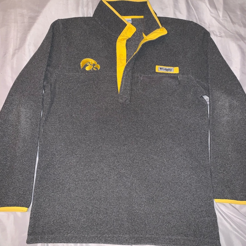 COLUMBIA fleece Iowa Hawkeye sweatshirt